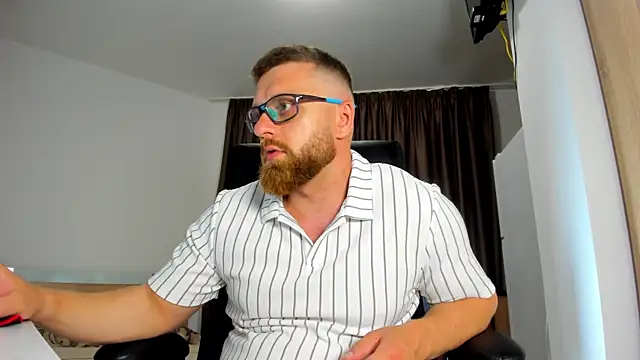 Snapshot of Findom_guy chatting on 8, 6, 2026 Findom guy online show from 8, 6, 2026