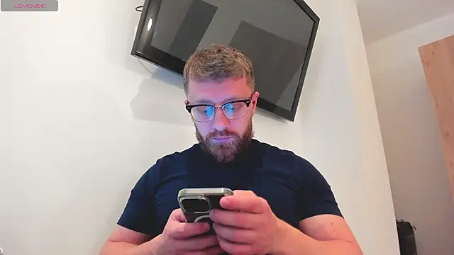 Findom guy online show from 25, 2, 2026