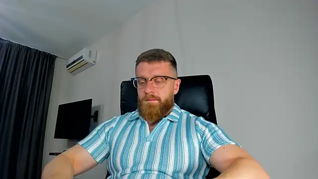 Findom guy online show from 29, 4, 2026