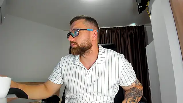 Snapshot of Findom_guy chatting on 14, 7, 2026 Findom guy online show from 14, 7, 2026