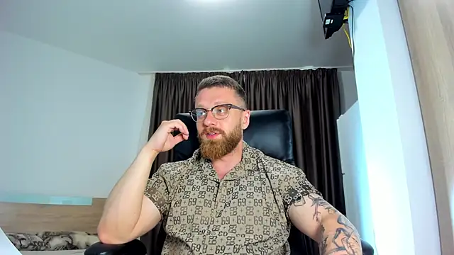 Snapshot of Findom_guy chatting on 18, 6, 2026 Findom guy online show from 18, 6, 2026
