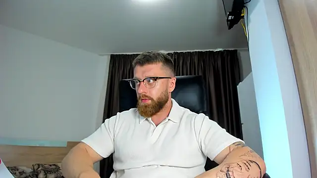 Snapshot of Findom_guy chatting on 16, 6, 2026 Findom guy online show from 16, 6, 2026