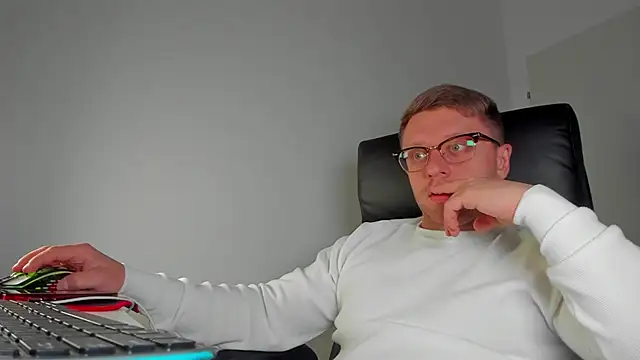 Findom guy online show from 18, 3, 2025