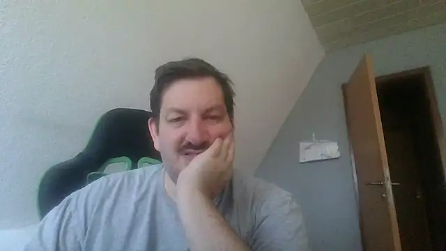 Snapshot of Golffahrer1982 chatting on 17, 1, 2026 Golffahrer1982 online show from 17, 1, 2026