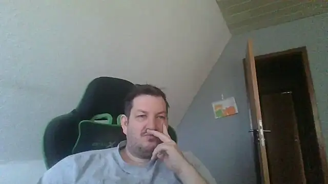 Snapshot of Golffahrer1982 chatting on 21, 3, 2026 Golffahrer1982 online show from 21, 3, 2026