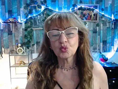 Snapshot of KarimaSarabe chatting on 4, 3, 2025 KarimaSarabe online show from 4, 3, 2025