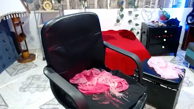 Snapshot of KarimaSarabe chatting on 1, 3, 2025 KarimaSarabe online show from 1, 3, 2025