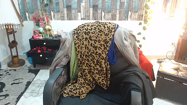 Snapshot of KarimaSarabe chatting on 3, 10, 2025 KarimaSarabe online show from 3, 10, 2025