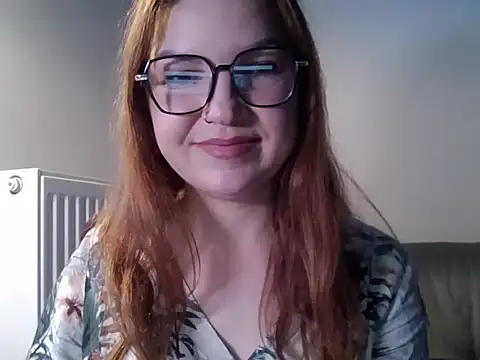 Snapshot of MartinePrettyFeet chatting on 19, 11, 2025 MartinePrettyFeet online show from 19, 11, 2025