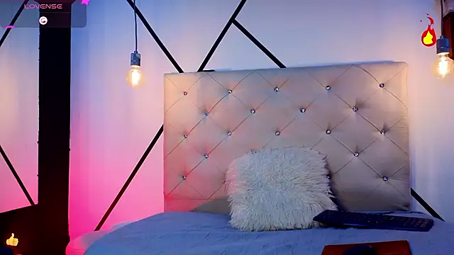 Snapshot of violetasimonz chatting on 9, 2, 2026 violetasimonz online show from 9, 2, 2026