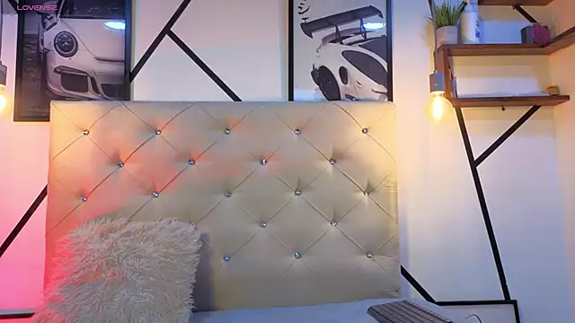 violetasimonz online show from 13, 4, 2026