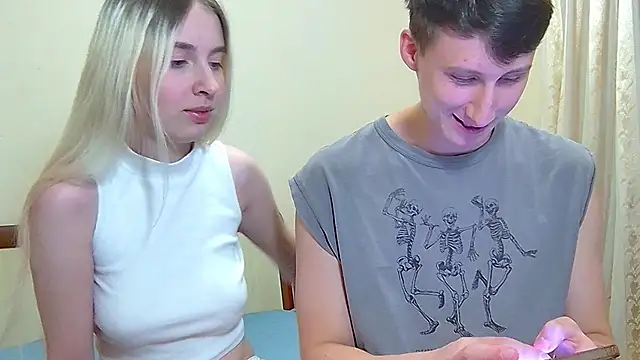 MiaAndWilliam online show from 29, 9, 2025