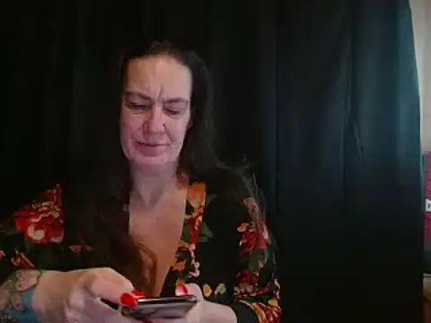 SimoneMoore online show from 6, 2, 2025