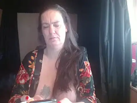 SimoneMoore online show from 17, 2, 2025