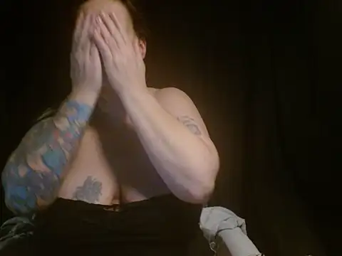 SimoneMoore online show from 6, 1, 2026