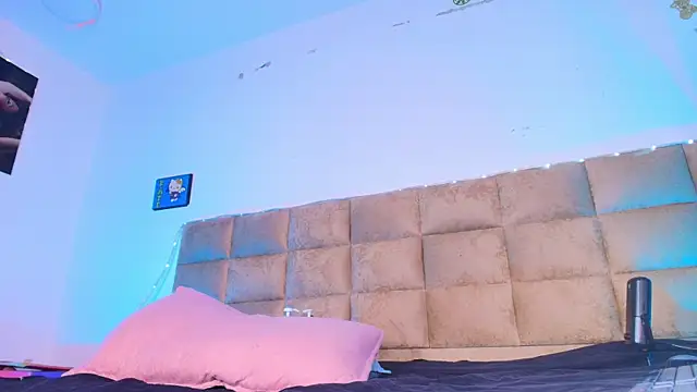  sex mia online show from 22, 9, 2025