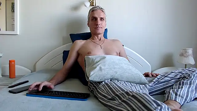 StrongBill online show from 11, 10, 2025