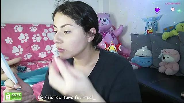 TuWaifuVirtual1 online show from 2, 4, 2026