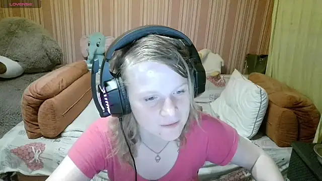 Kathlyn  Heath online show from 12, 5, 2026