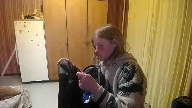 Kathlyn  Heath online show from 22, 3, 2025