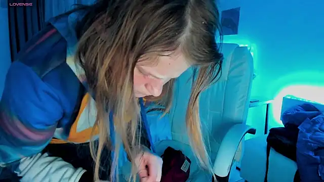 Kathlyn  Heath online show from 15, 3, 2025