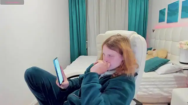 Kathlyn  Heath online show from 25, 10, 2025