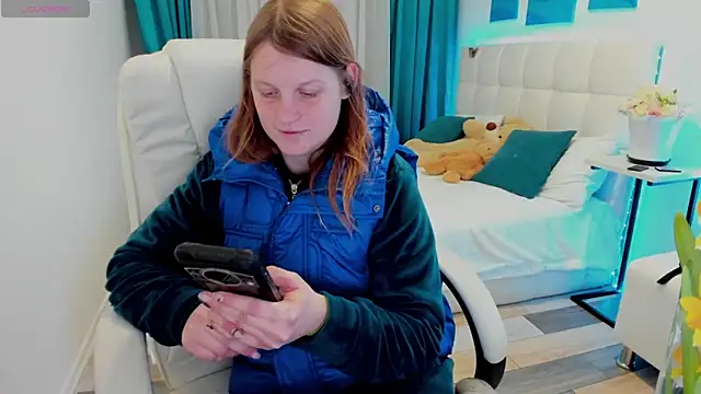 Kathlyn  Heath online show from 8, 3, 2025