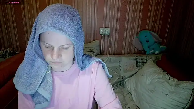 Kathlyn  Heath online show from 14, 4, 2026