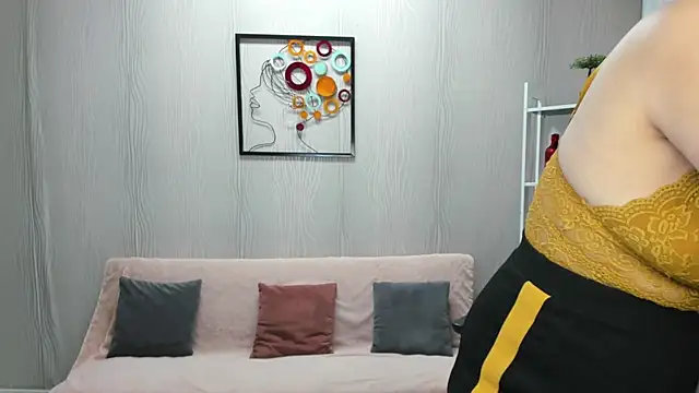 Cassandra Hotty online show from 8, 1, 2026