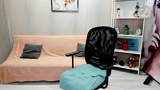 Cassandra Hotty online show from 3, 3, 2025