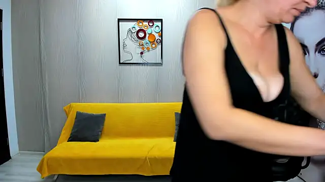 Cassandra Hotty online show from 29, 9, 2025