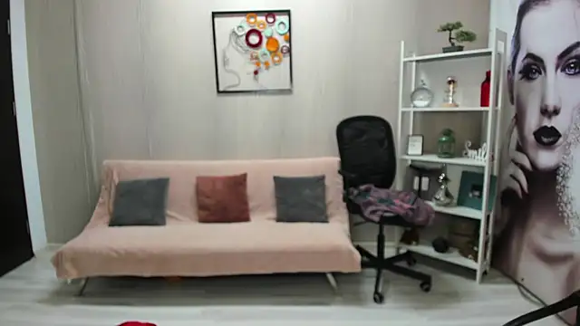 Cassandra Hotty online show from 7, 4, 2026