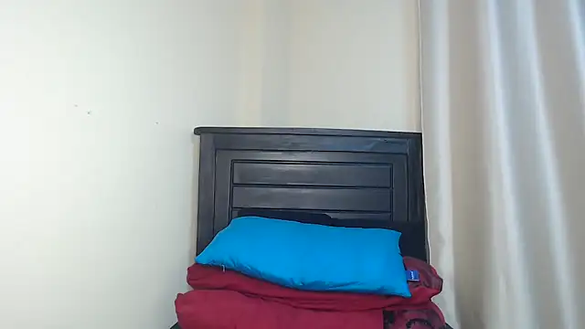 NIKKIE LOVE online show from 23, 3, 2025