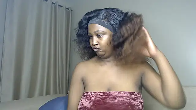 NIKKIE LOVE online show from 14, 10, 2025