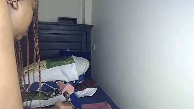 NIKKIE LOVE online show from 2, 12, 2025