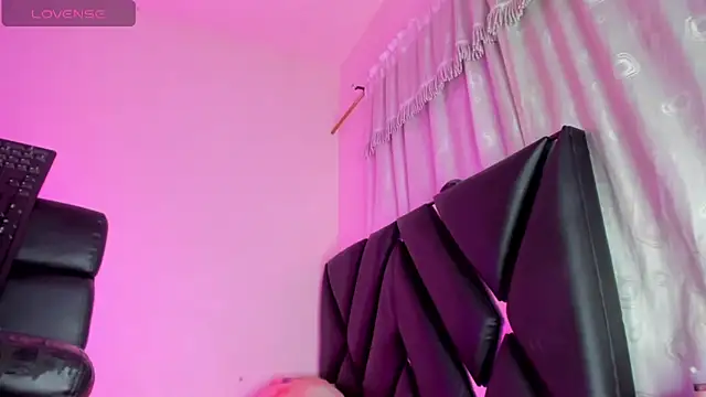 stephany doll  online show from 20, 12, 2025