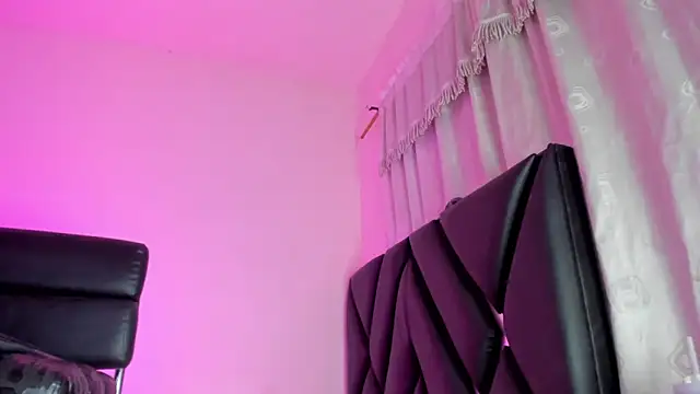 stephany doll  online show from 31, 5, 2026