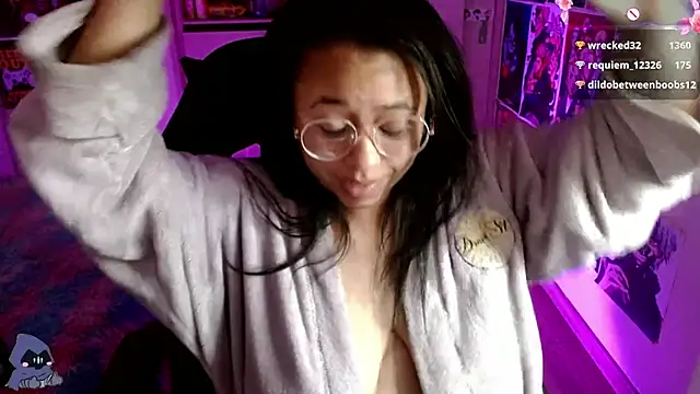 Emmachan19 online show from 12, 3, 2025