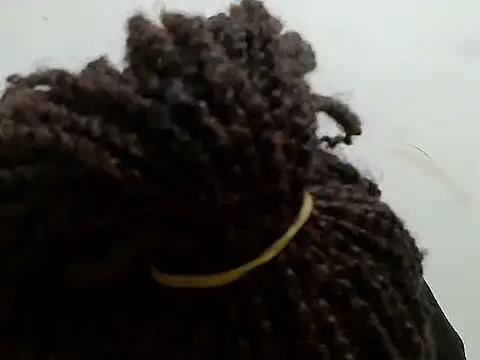 Snapshot of prettybeee chatting on 12, 10, 2025 prettybeee online show from 12, 10, 2025