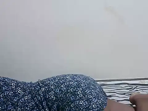 Snapshot of prettybeee chatting on 3, 12, 2025 prettybeee online show from 3, 12, 2025