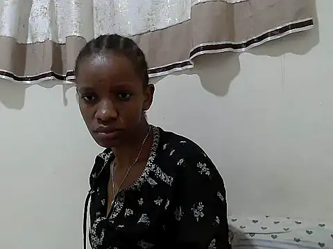 Snapshot of prettybeee chatting on 17, 12, 2025 prettybeee online show from 17, 12, 2025