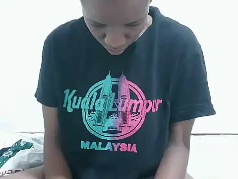 Snapshot of prettybeee chatting on 3, 11, 2025 prettybeee online show from 3, 11, 2025