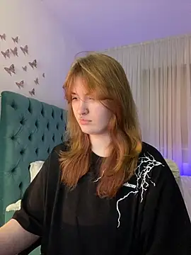  Chlo  e online show from 11, 3, 2025