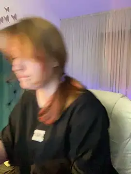  Chlo  e online show from 13, 3, 2025