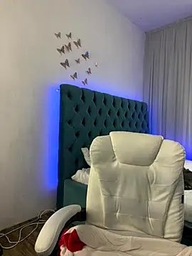  Chlo  e online show from 12, 9, 2025