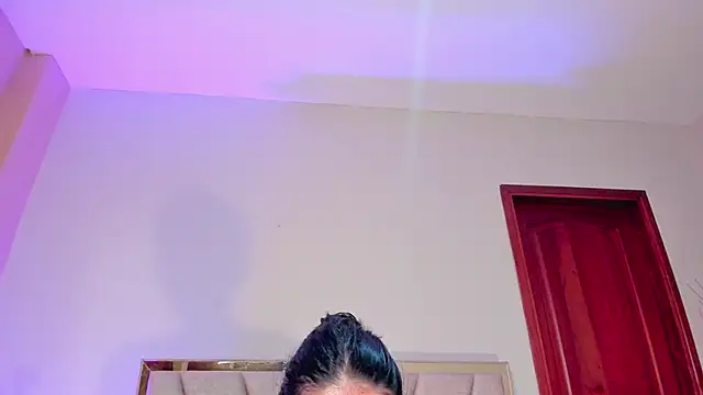 Nina Cavaali online show from 20, 10, 2025