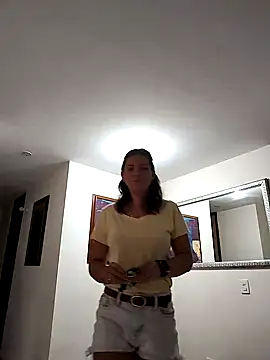 Mia Hampton online show from 4, 3, 2025