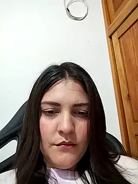 Mia Hampton online show from 2, 12, 2025