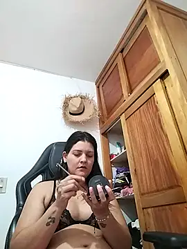 Mia Hampton online show from 21, 9, 2025