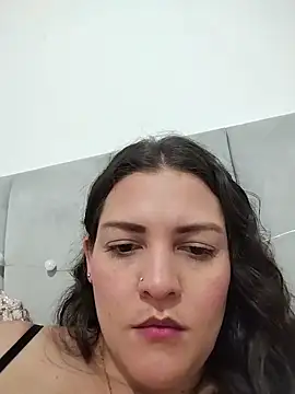 Mia Hampton online show from 27, 5, 2026